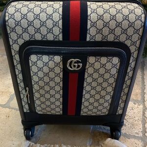 Gucci Savoy GG SUPREME small cabin carry on suitcase . NWT